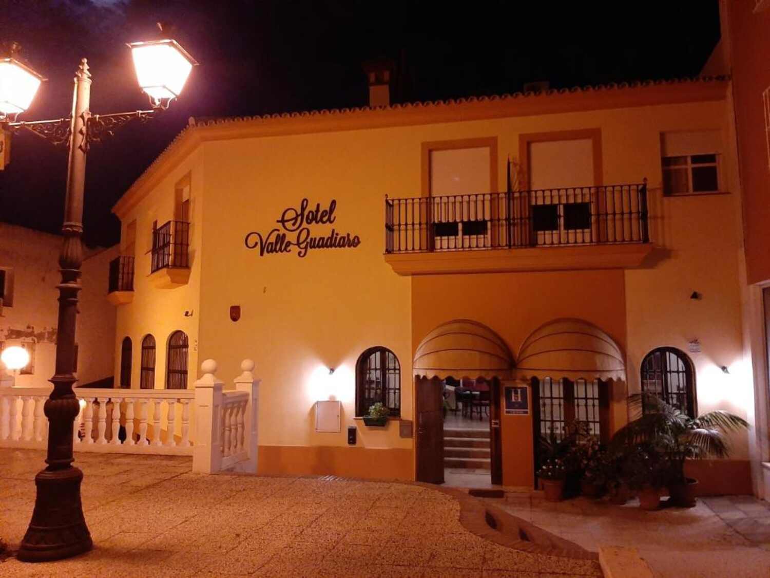 Sotel Valle Guadiaro - hotel entrance in Pueblo Nuevo de Guadiaro, Cádiz